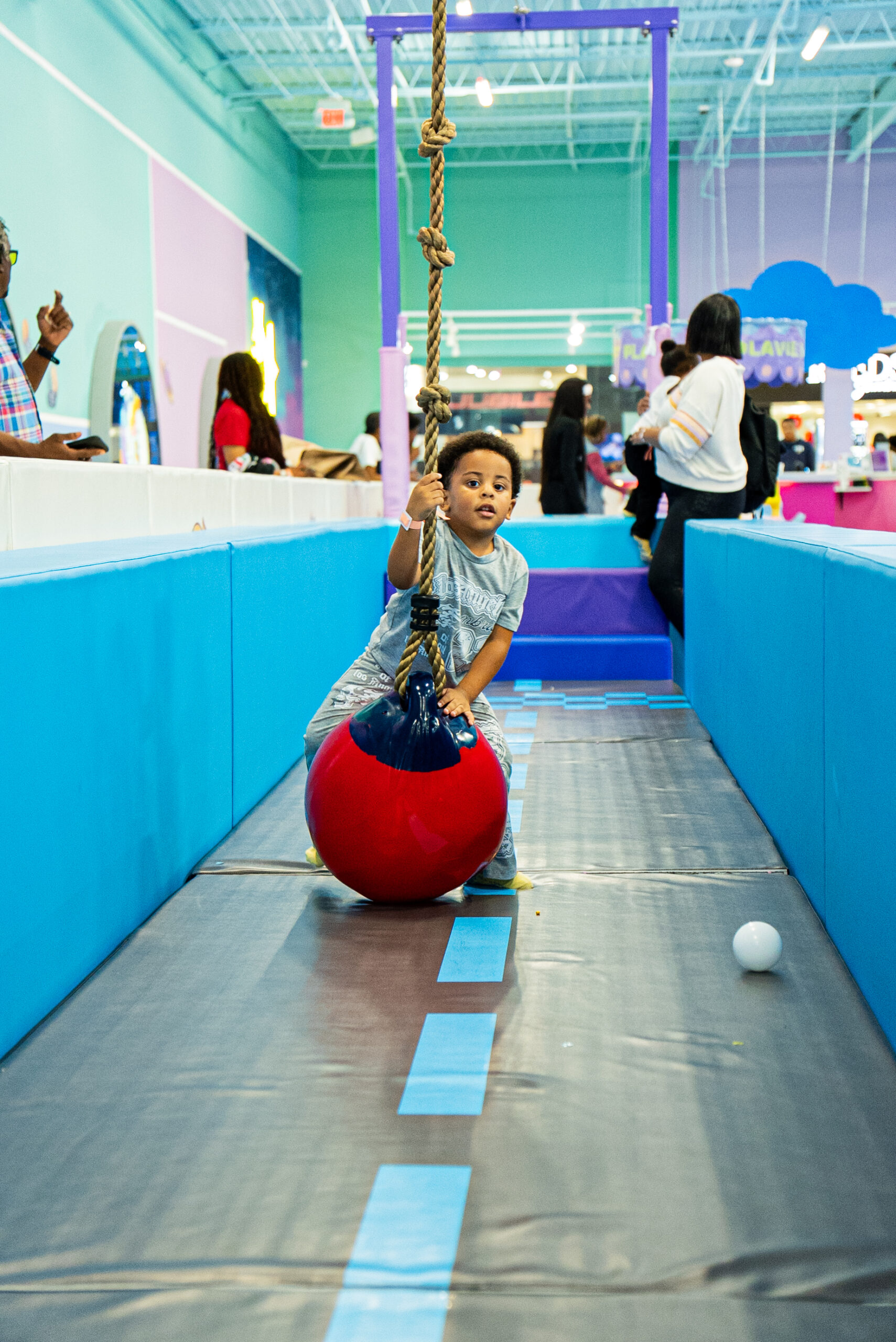 Kids playing at Kidlavie Mobile
