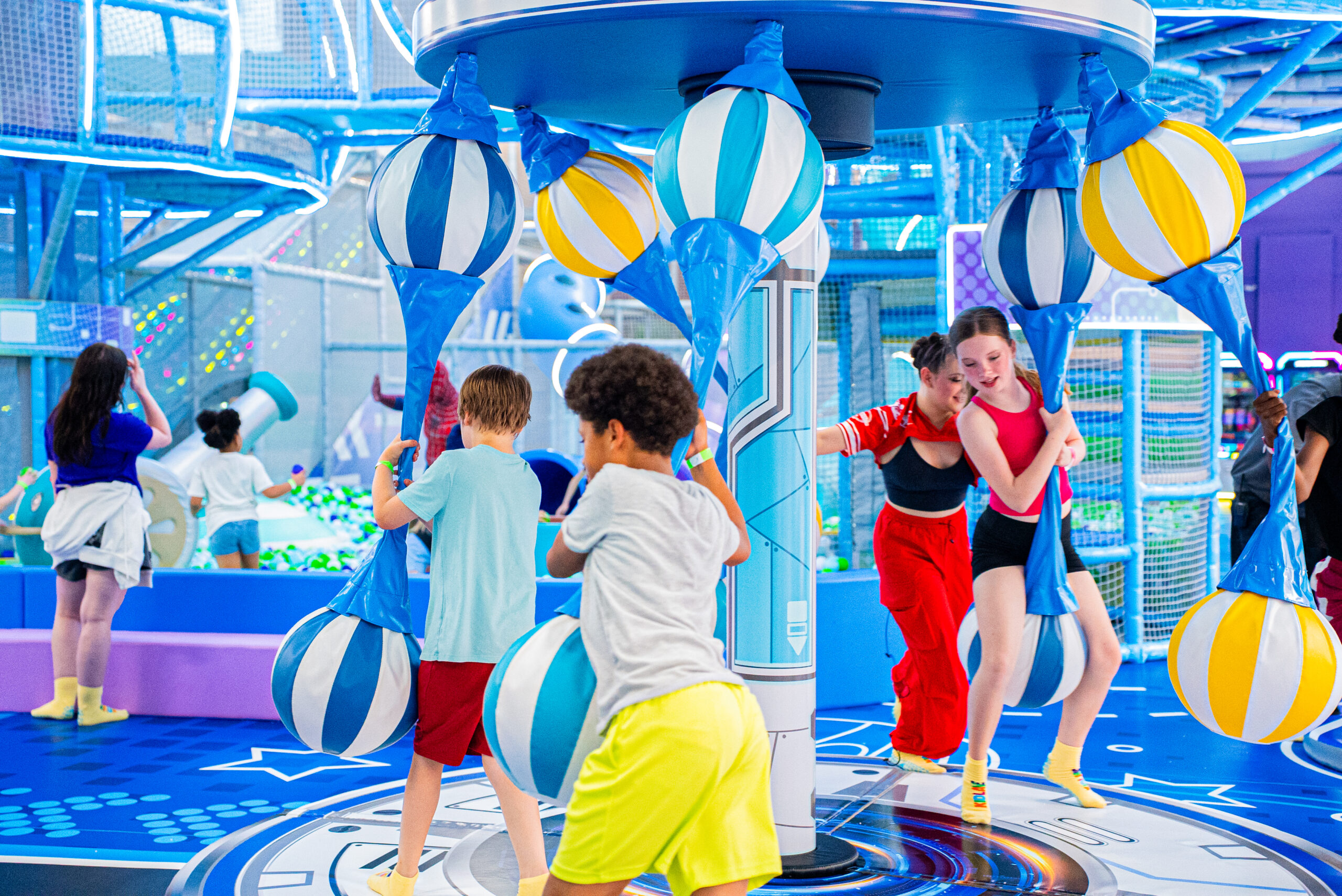 Family enjoying Kidlavie Omaha membership