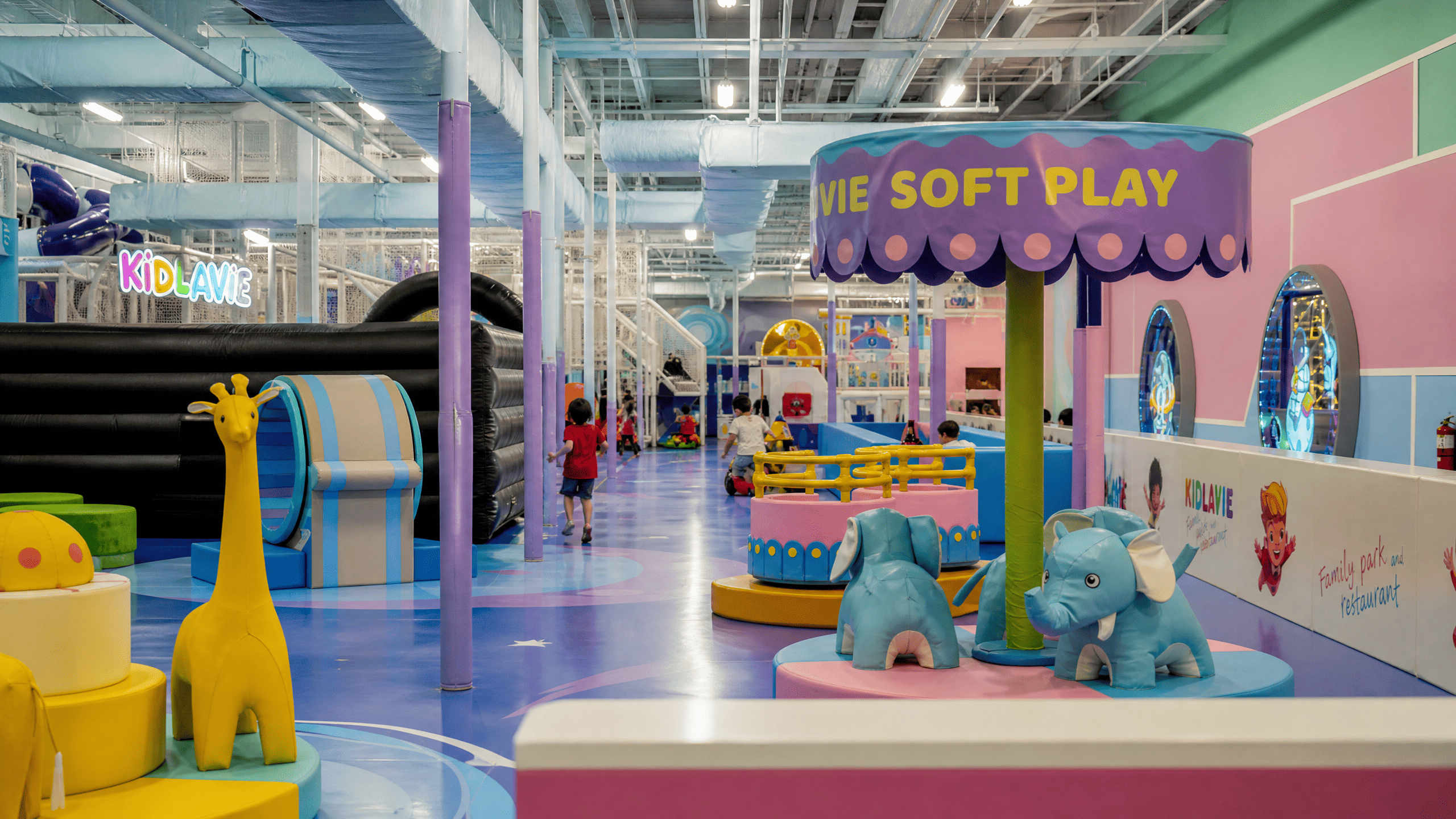 Kidlavie Mobile atmosphere — dining and play